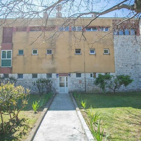 شقة Modern Living In The Heart Of تروغير المظهر الخارجي الصورة